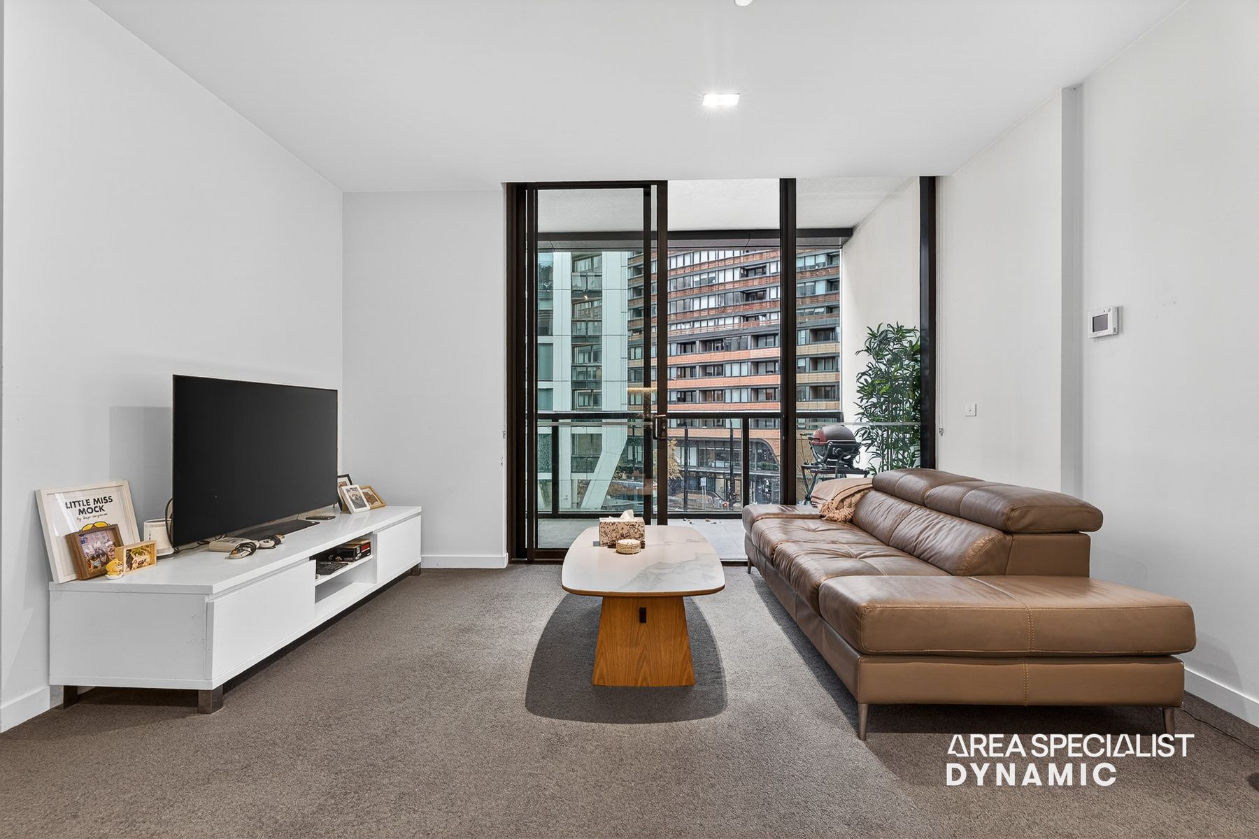 2E/9 Waterside Place, Docklands, Docklands - Thumbnail 4