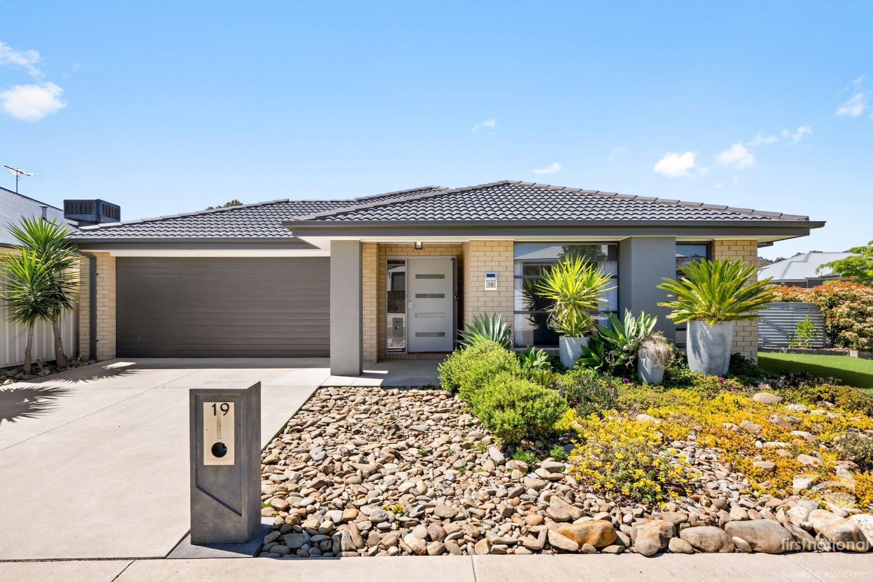 19 Cardiff Drive, Wodonga VIC 3690, Wodonga - Image 1