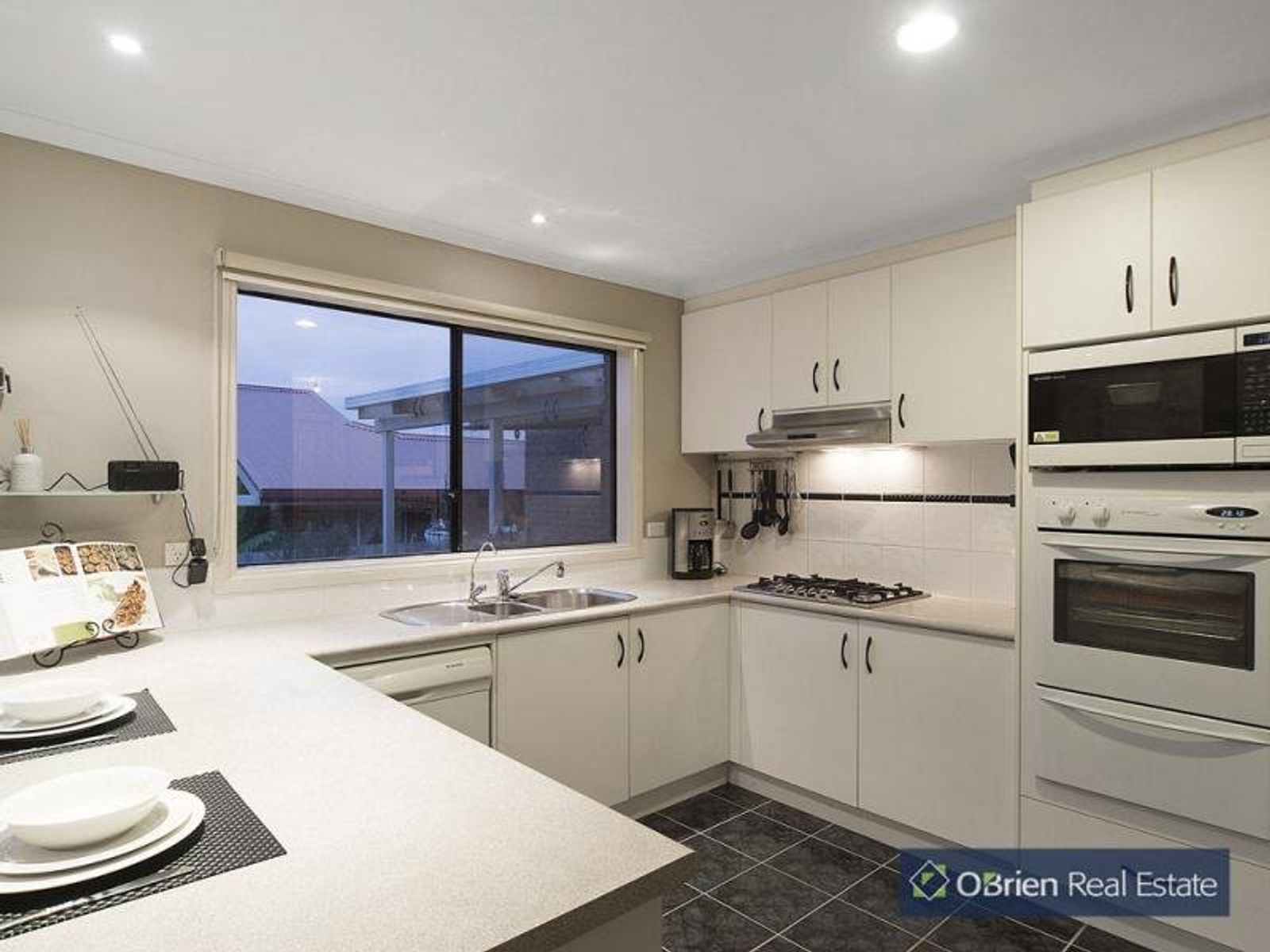16 Homewood Boulevard, Hallam, VIC 3803, Hallam - Thumbnail 2