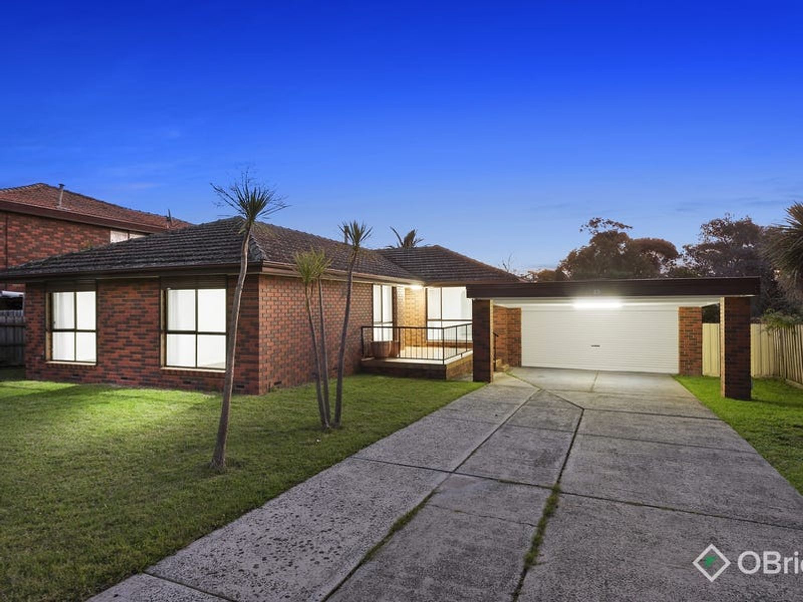 25 Isaac Smith Crescent, Endeavour Hills, VIC 3802, Endeavour Hills - Thumbnail 2