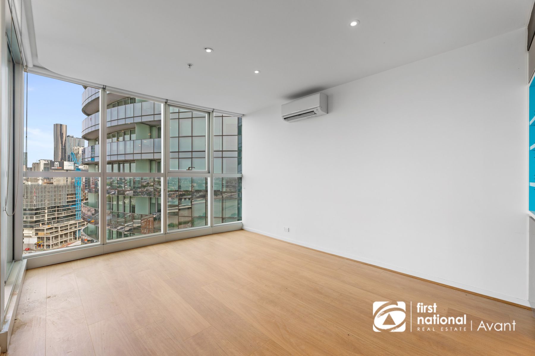 1905/241 Harbour Esplanade, Docklands VIC 3008, Docklands - Thumbnail 2