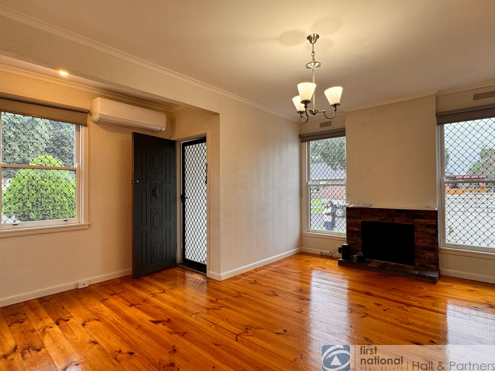 28 Deakin Crescent, Dandenong North VIC 3175, Dandenong North - Thumbnail 3