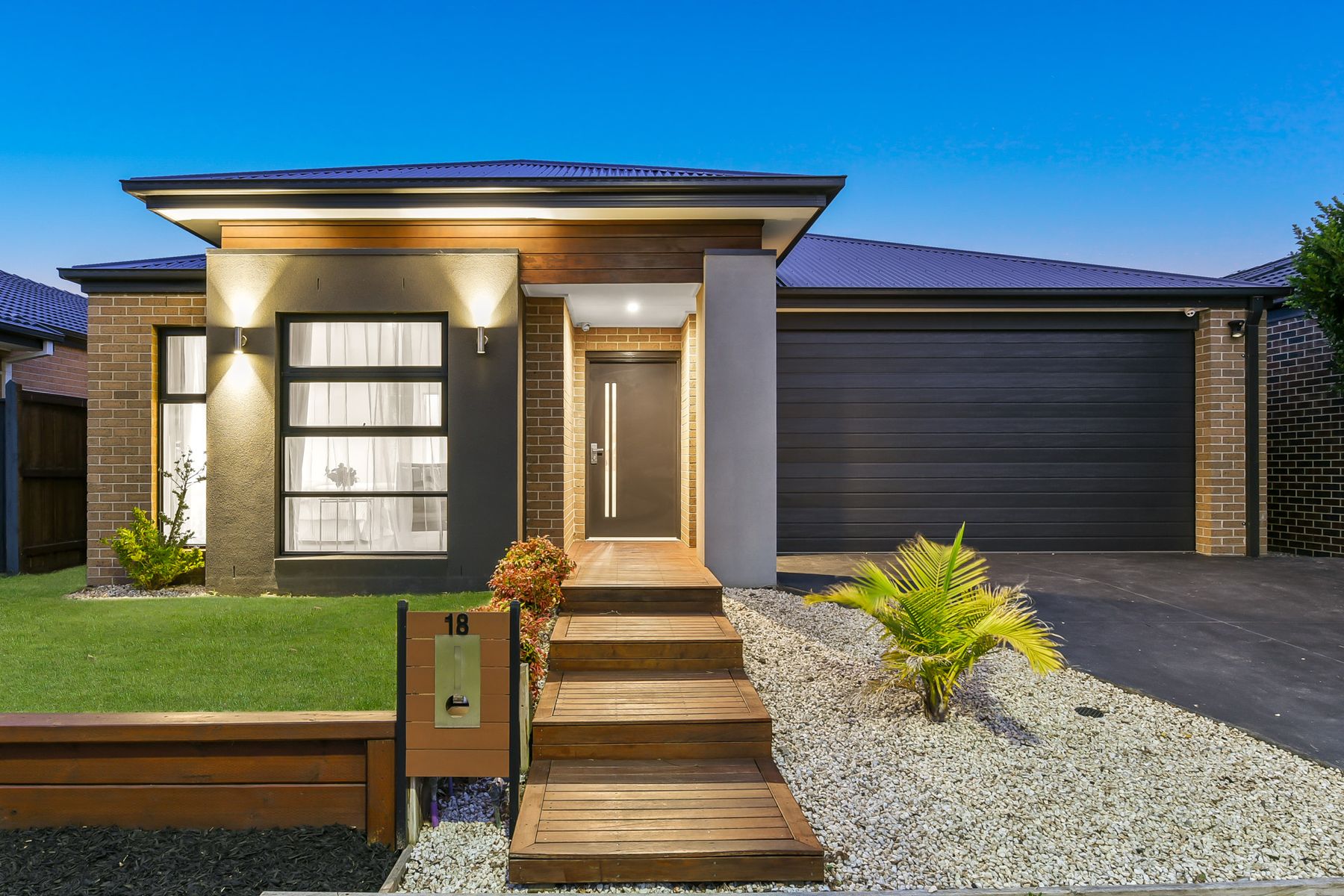 18 Walbrook Drive, Clyde North, VIC 3978, Clyde North - Thumbnail 2