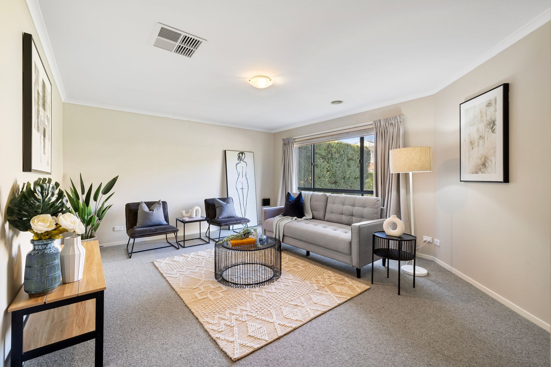 38 Thomas Royal Gardens, Queanbeyan - Thumbnail 3
