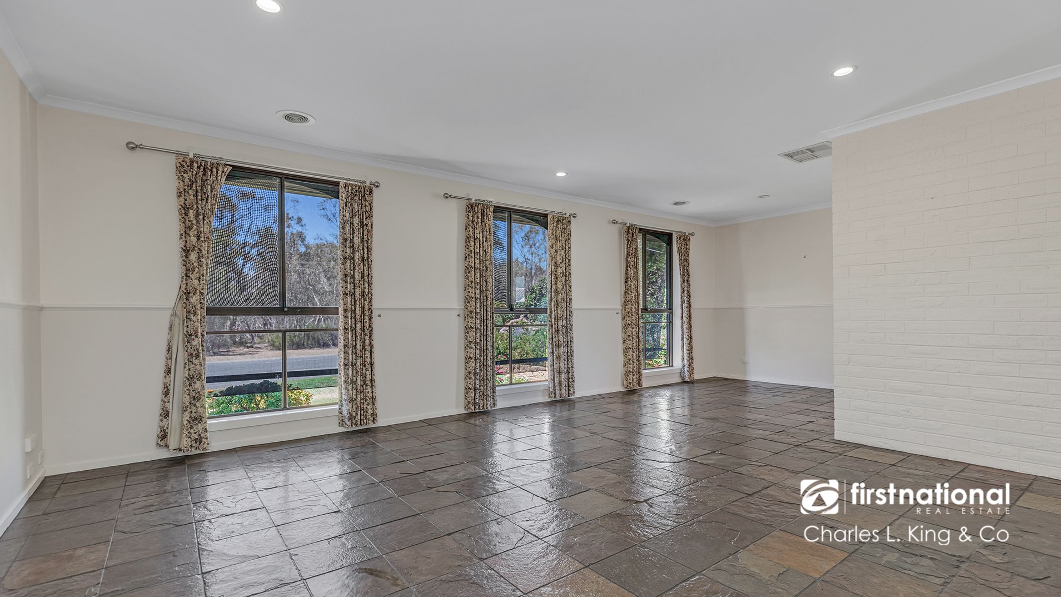99 Campaspe Esplanade, Echuca VIC 3564, Echuca - Thumbnail 5