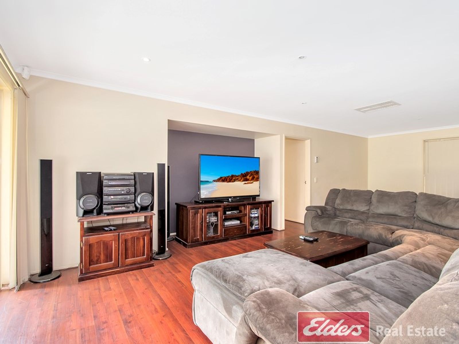 4 James Court, Parafield Gardens, SA 5107, Parafield Gardens - Thumbnail 2