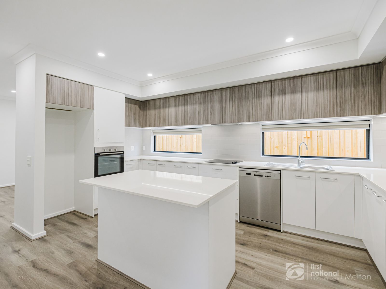 7 McCulloch Street, Melton South VIC 3338, Melton South - Thumbnail 2