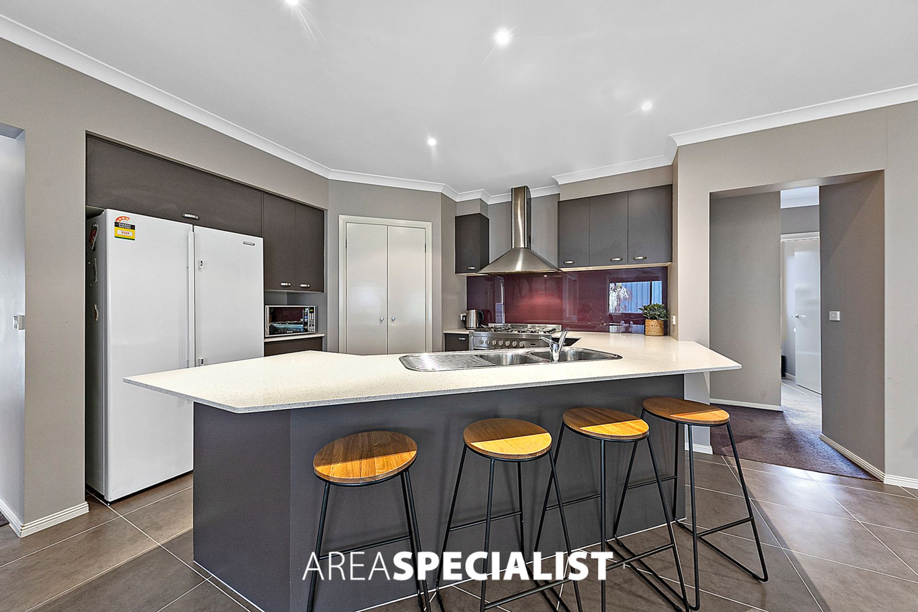 77 Leigh Drive, Pakenham, VIC 3810, Pakenham - Thumbnail 3