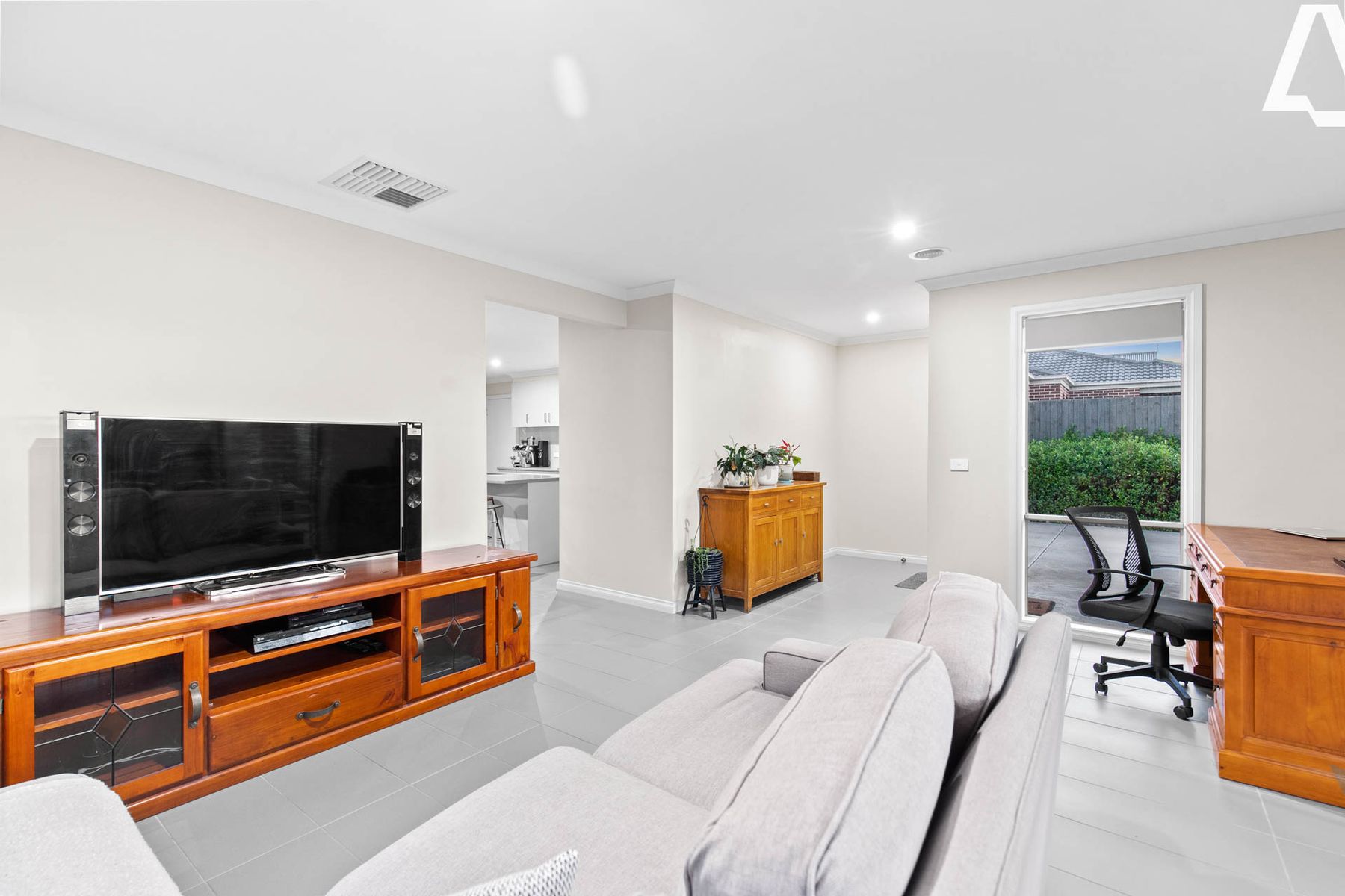 11 Stockhaven Circuit, Langwarrin, VIC 3910, Langwarrin - Thumbnail 3