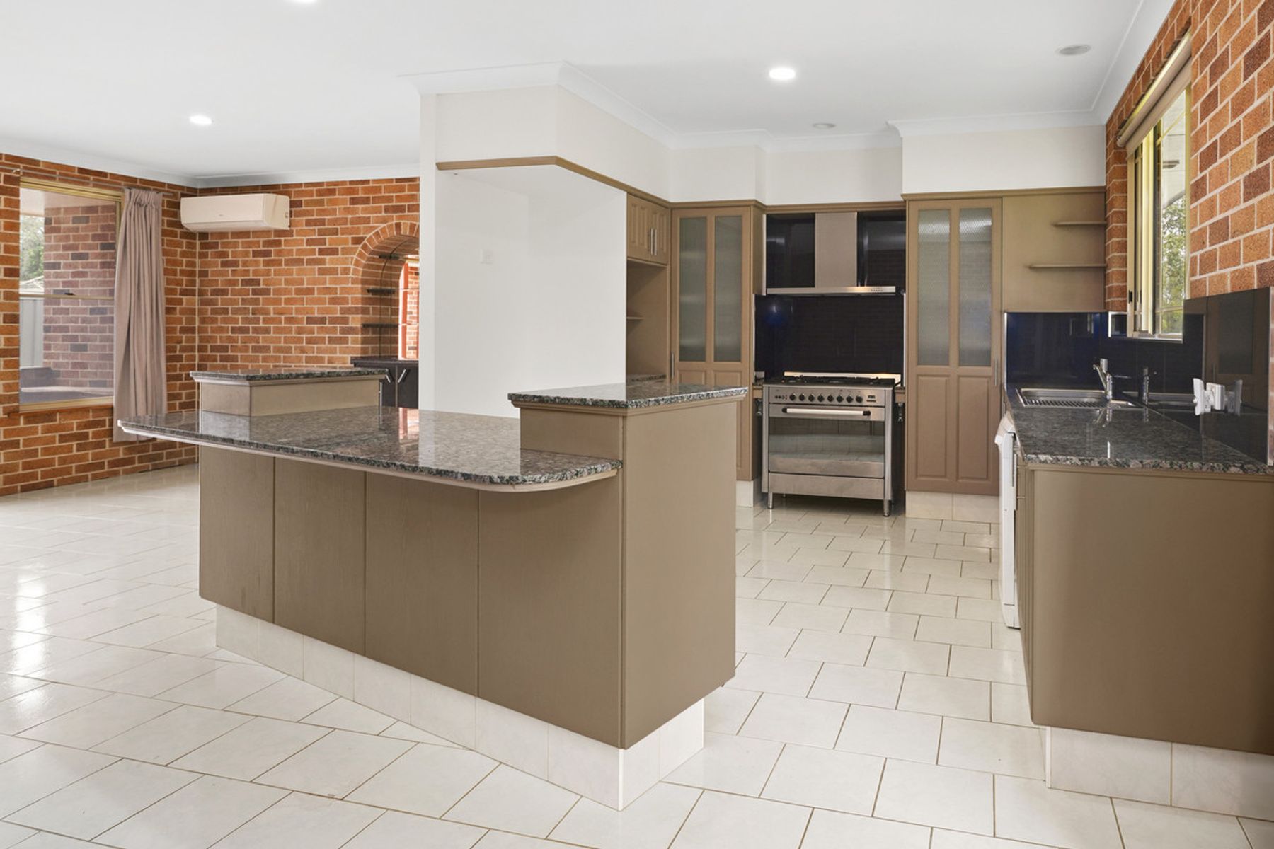 43 Wayfield Way, Port Macquarie NSW 2444, Port Macquarie - Thumbnail 2