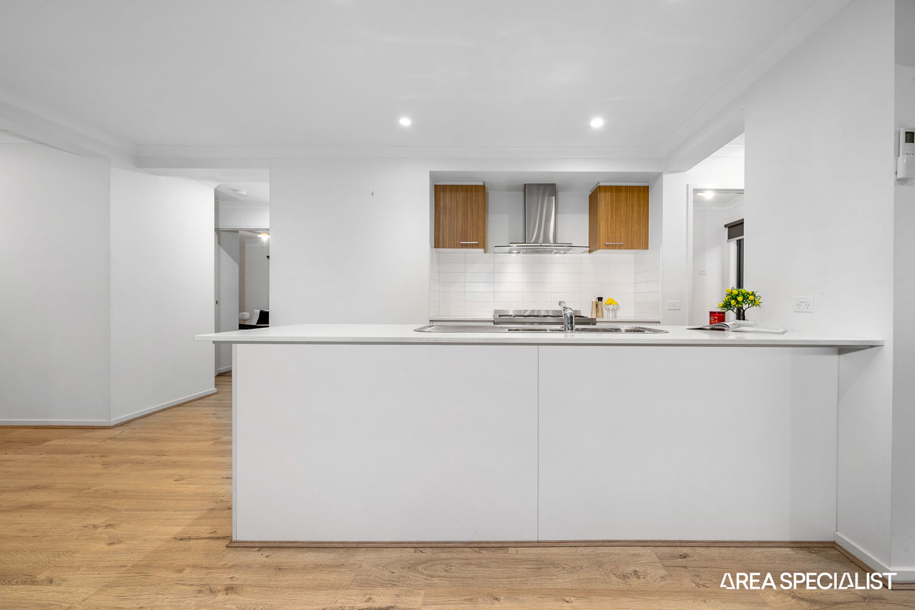 8 Carisbrooke Way, Clyde North, VIC 3978, Clyde North - Thumbnail 3