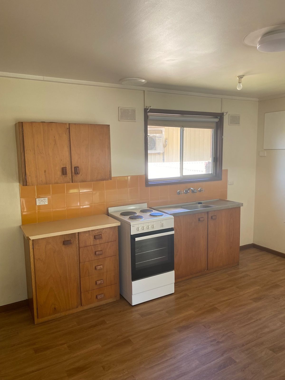 4/2 Kent Cres, Waikerie SA 5330, Waikerie - Thumbnail 4