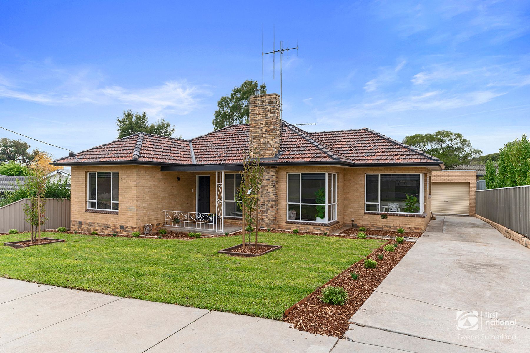 24 Putnam Avenue, Strathdale VIC 3550
