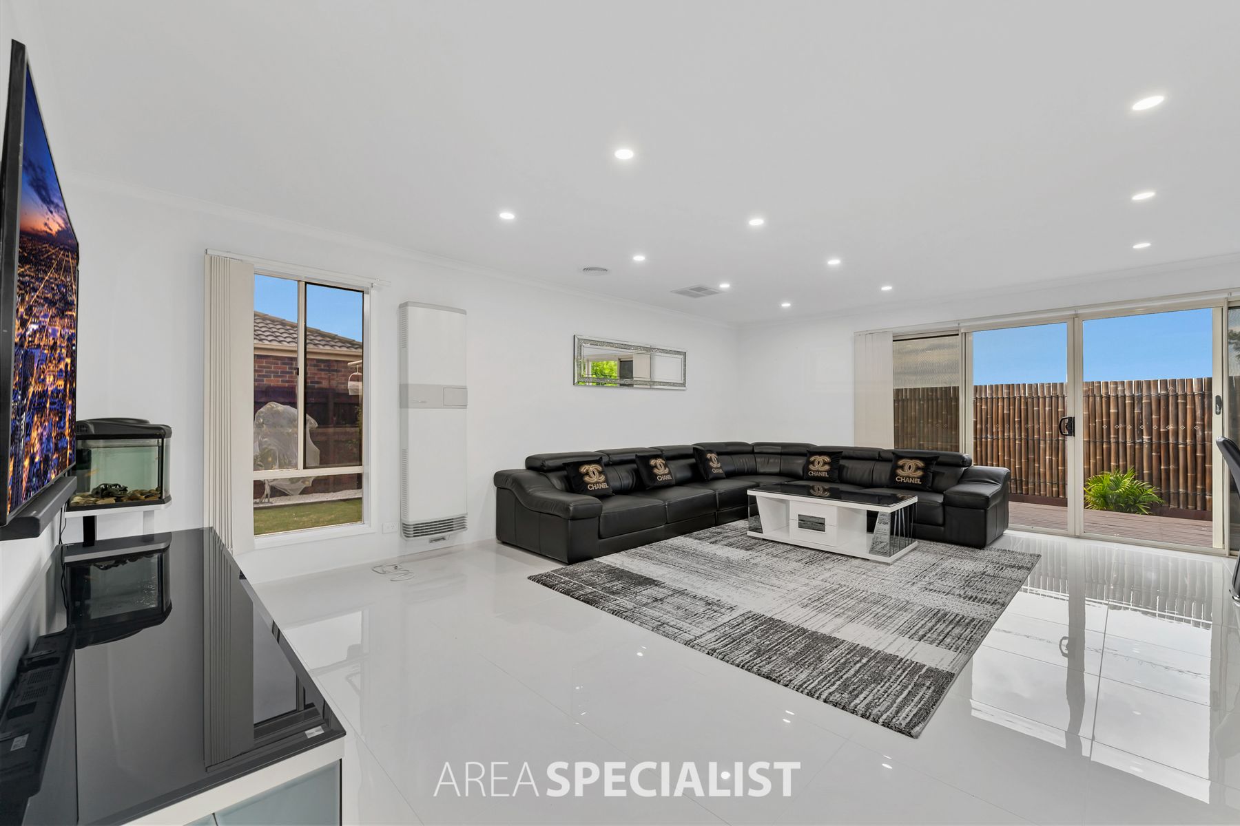 9 Nandaly Place, Cranbourne West, VIC 3977, Cranbourne West - Thumbnail 2