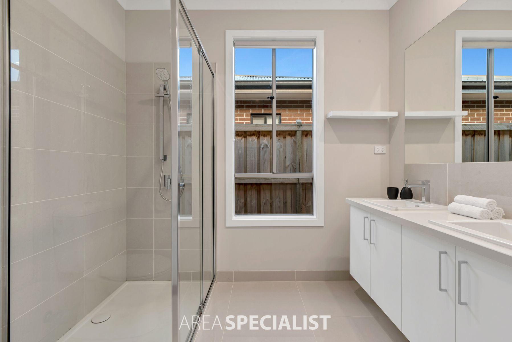 8 Corroboree Street, Clyde North, VIC 3978, Clyde North - Thumbnail 5