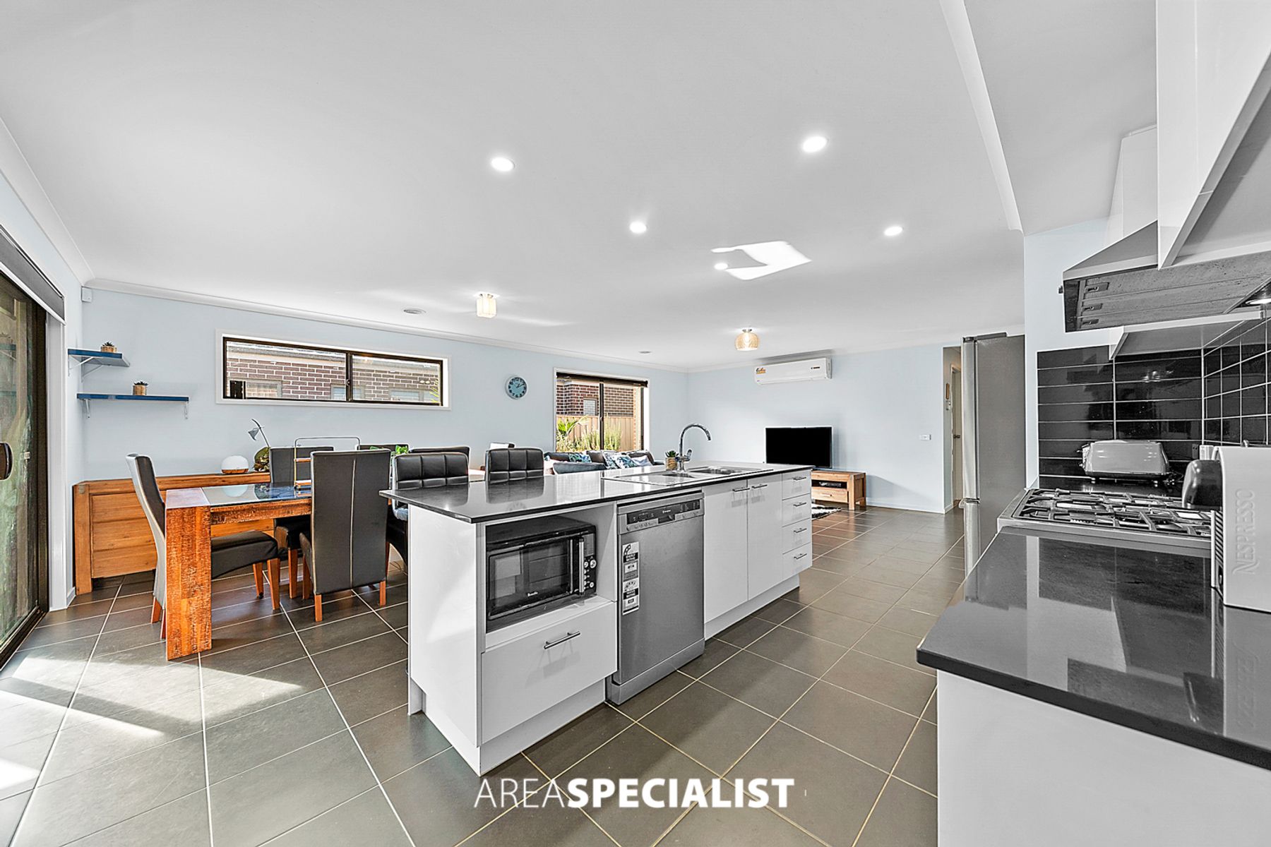3 Willowtree Drive, Pakenham, VIC 3810, Pakenham - Thumbnail 6