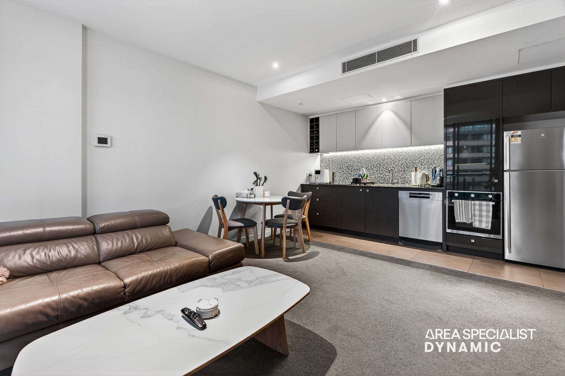 2E/9 Waterside Place, Docklands, Docklands - Thumbnail 6