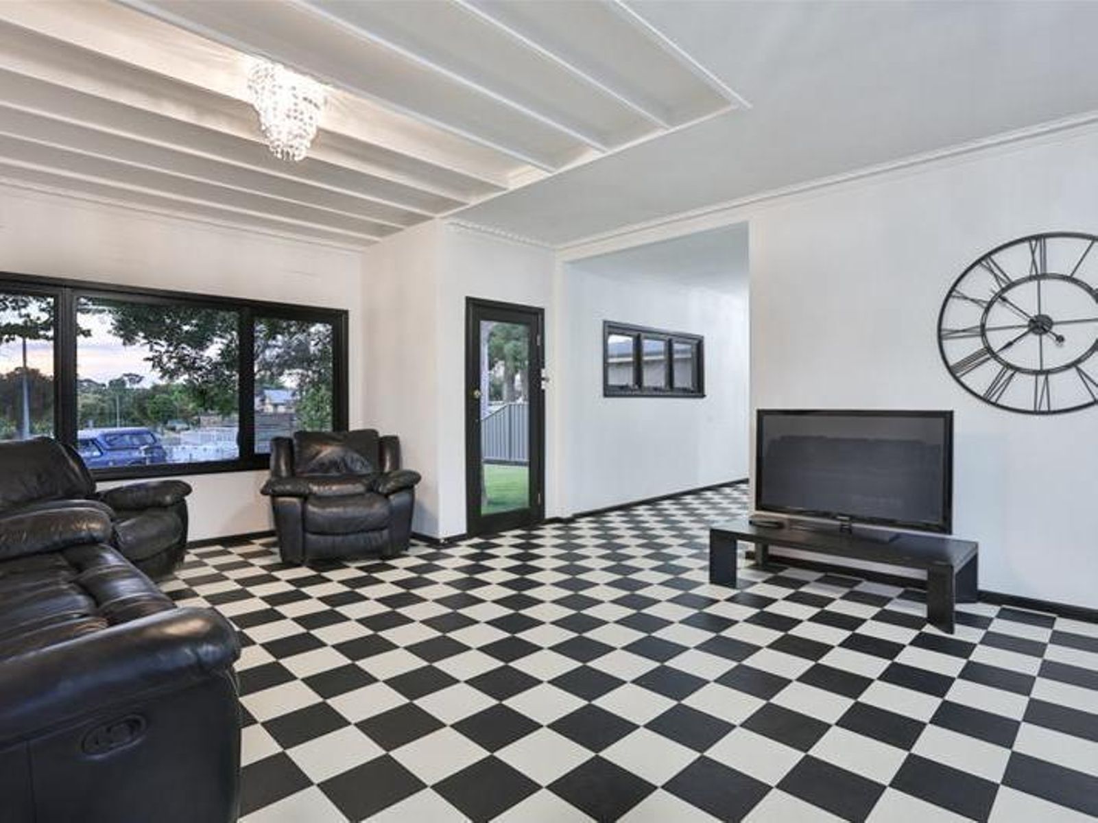 19 Bowen Crescent, Mildura - Thumbnail 2