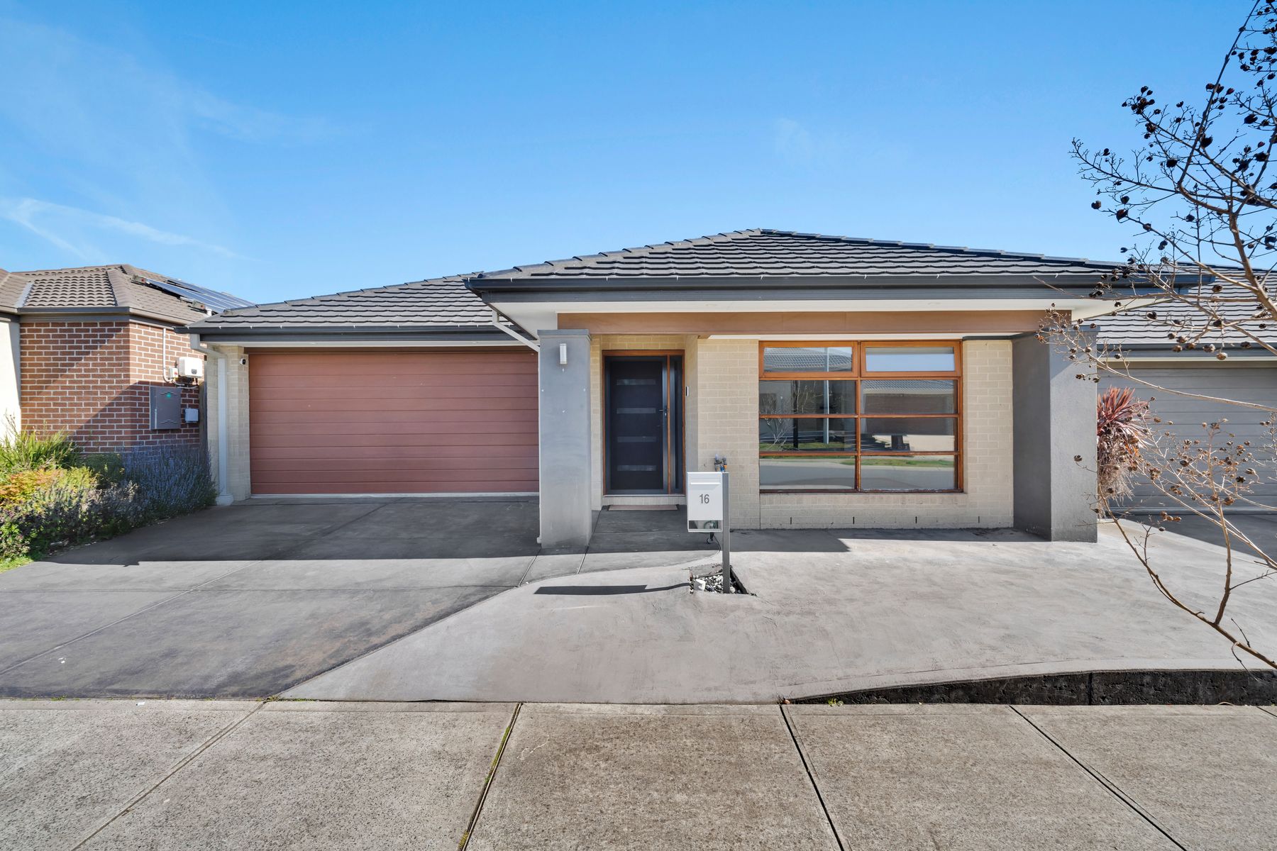 16 Mahal Drive, Clyde North, VIC 3978, Clyde North - Thumbnail 2