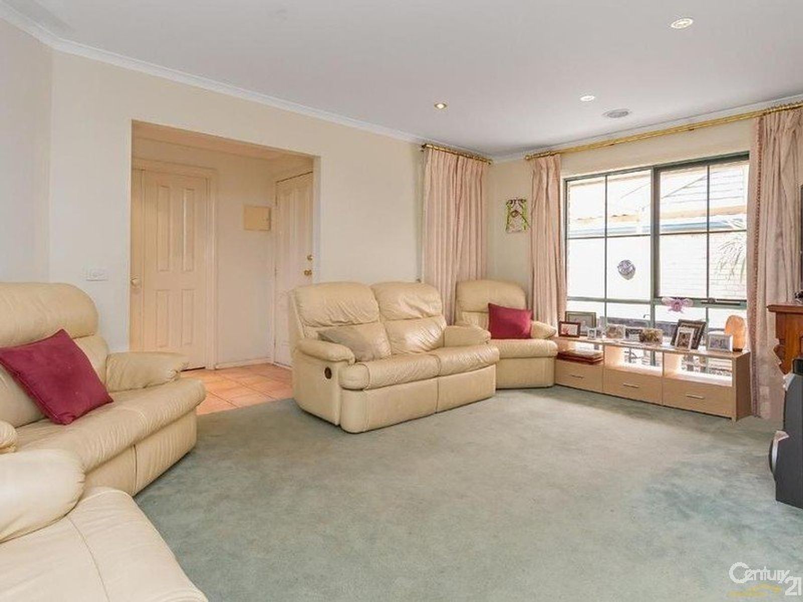 15 Silverwood Way, Glen Waverley, VIC 3150, Glen Waverley - Thumbnail 3