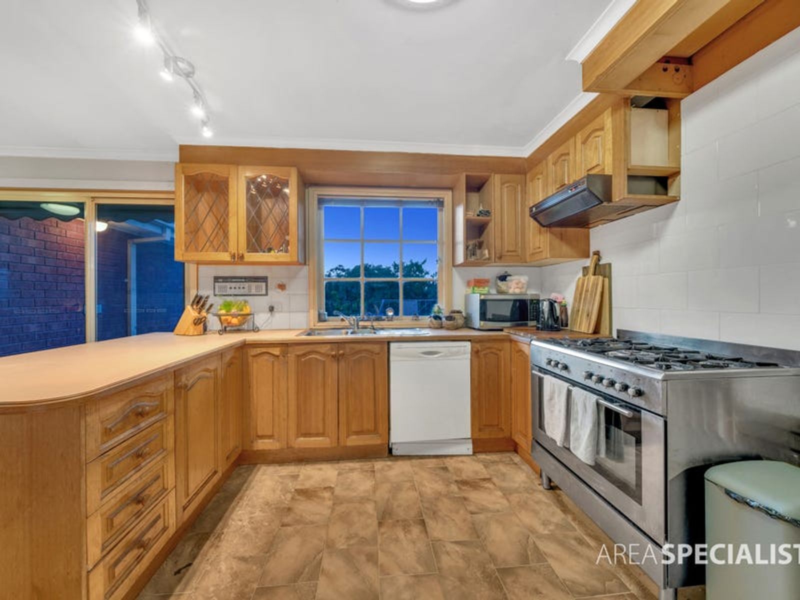 8 Central Road, Hampton Park, VIC 3976, Hampton Park - Thumbnail 8