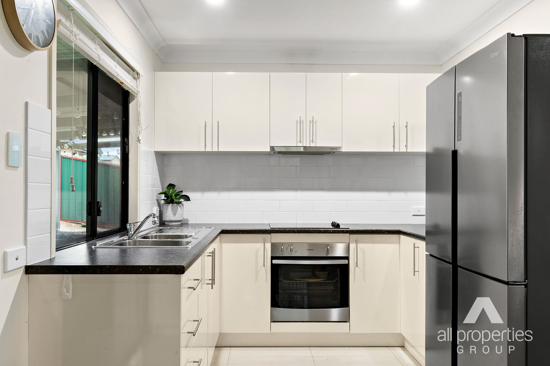 35 Strathallen Drive, Boronia Heights QLD 4124, Boronia Heights - Thumbnail 2