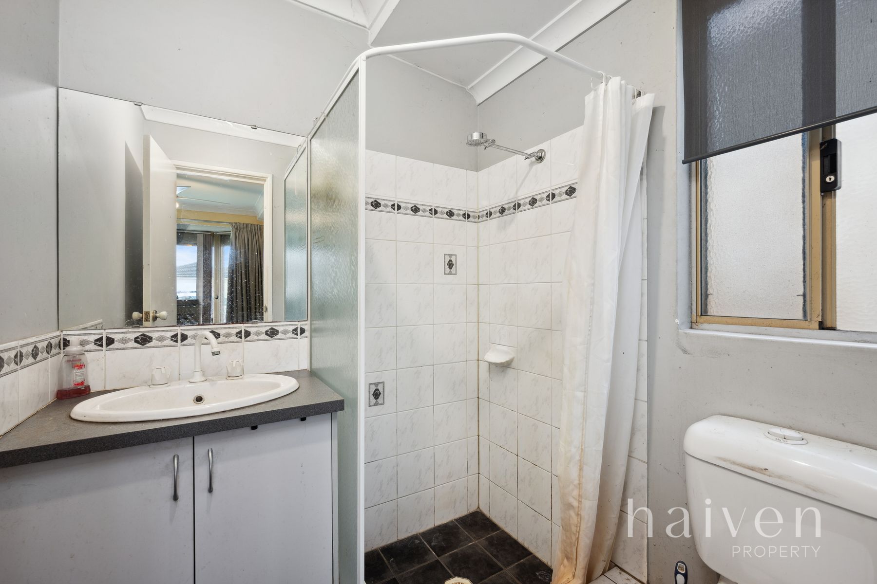 8 Hutt Way Gosnells WATERMARK 02