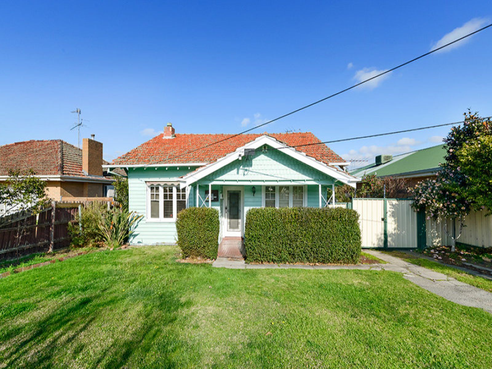 61 Lloyd Street, Strathmore - Thumbnail 2