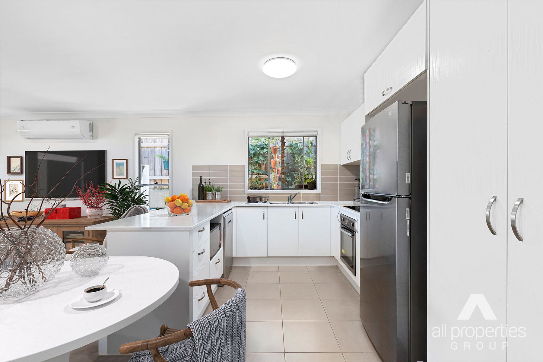 6 Skelbrook Road, Park Ridge QLD 4125, Park Ridge - Thumbnail 2