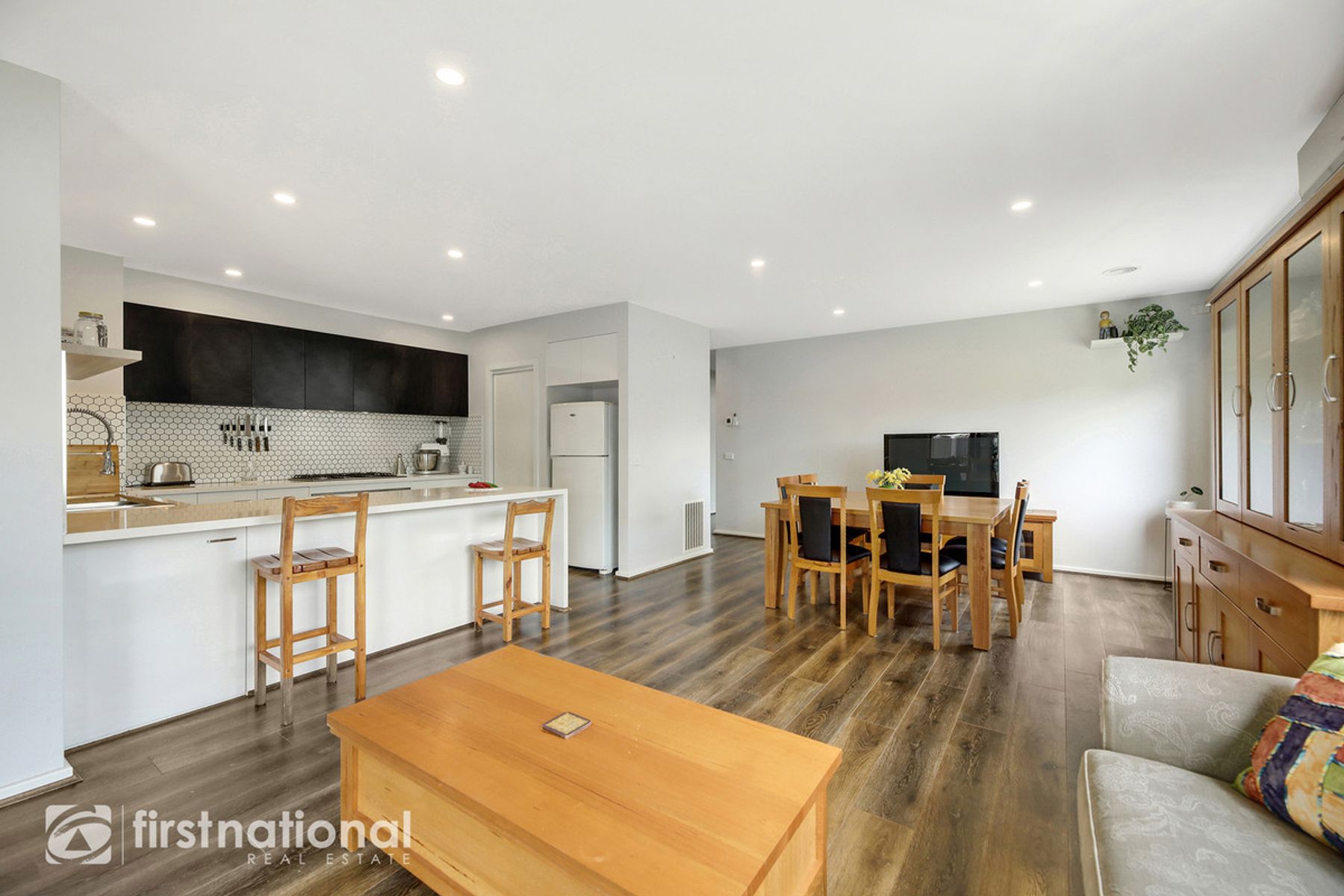 16 Pepper Crescent, Drouin, VIC 3818, Drouin - Thumbnail 3