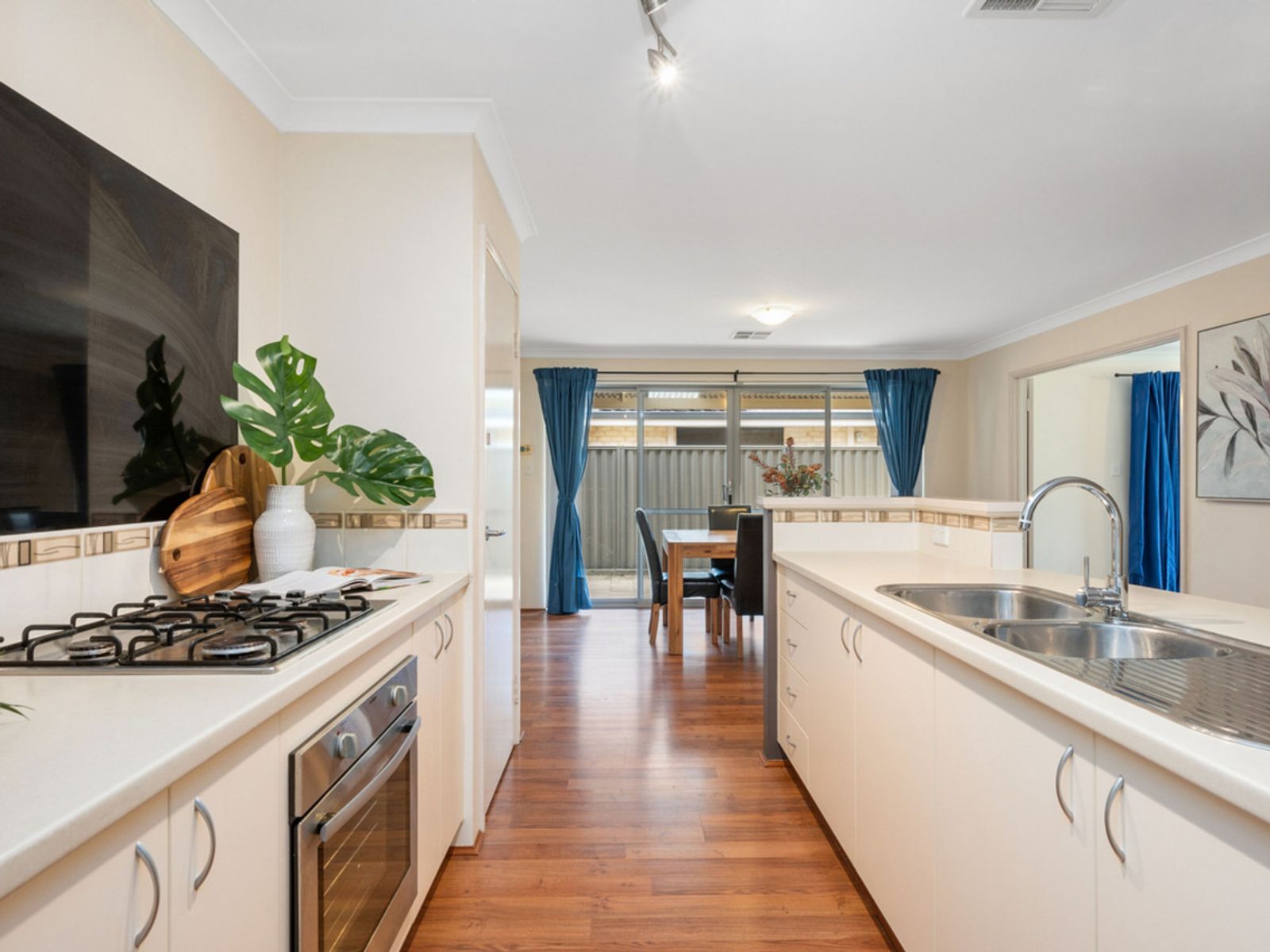 27 Yellowwood Avenue, Piara Waters WA 6112, Piara Waters - Thumbnail 3