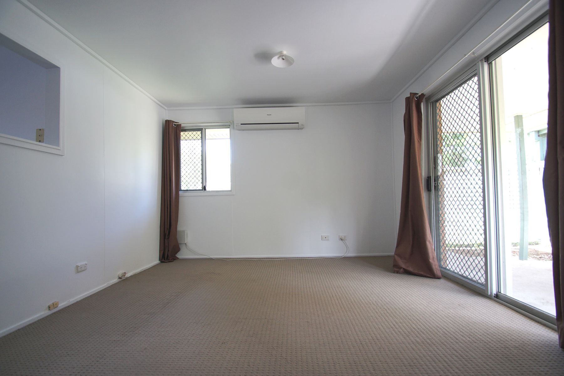 45 Stubbin Street, Bundamba, QLD 4304, Bundamba - Thumbnail 2
