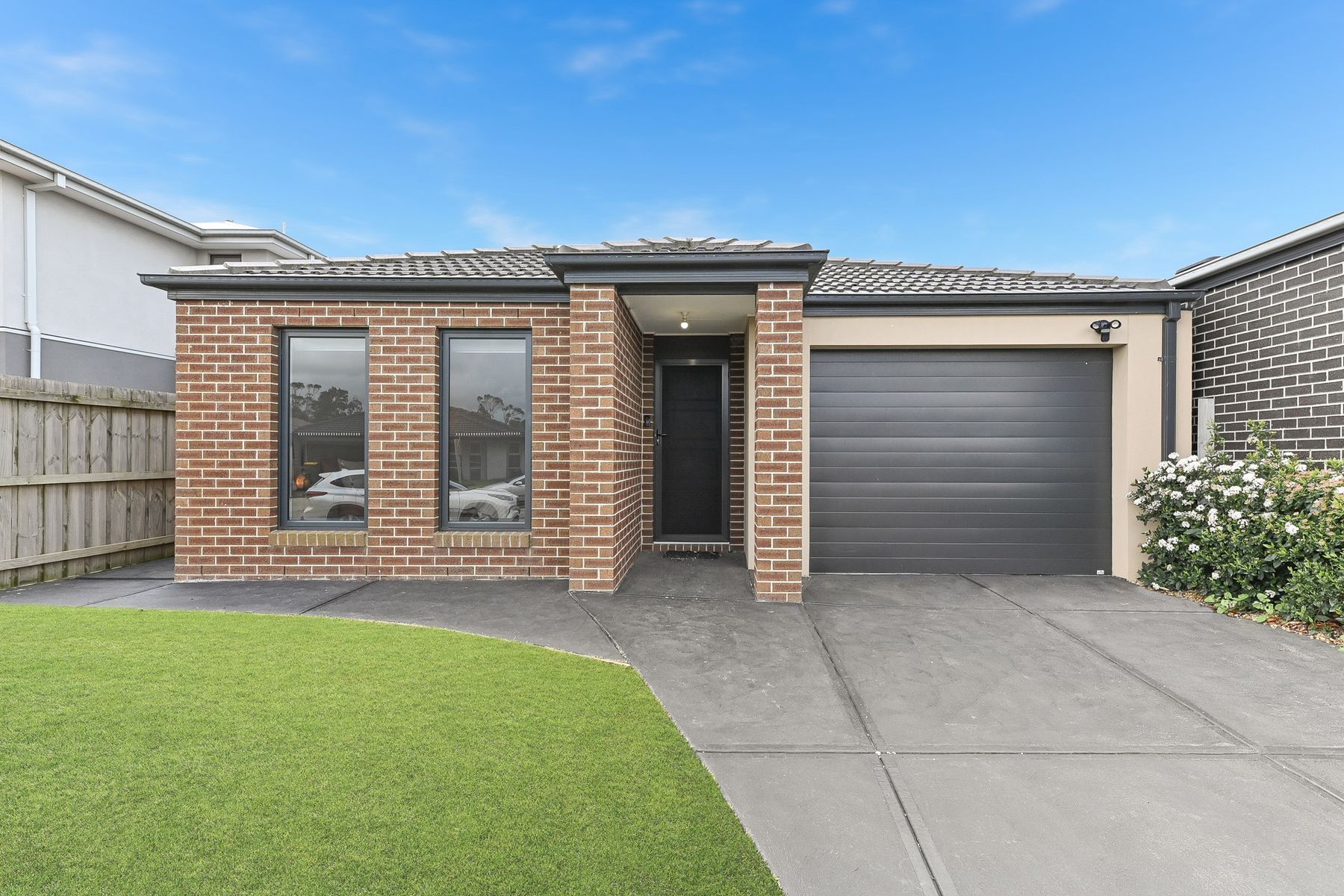 38 Goshawk Drive, Pakenham, VIC 3810, Pakenham - Thumbnail 2