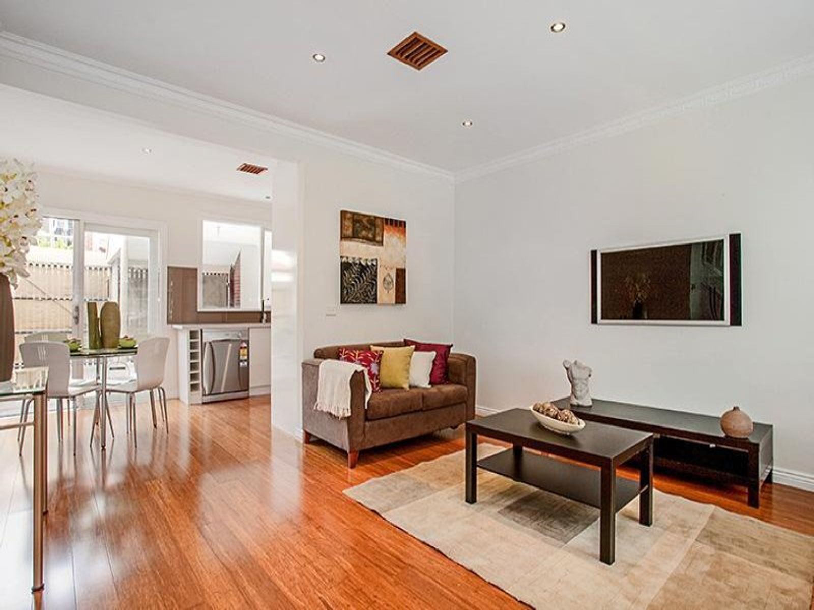 9 Smithfield Road, Kensington - Thumbnail 3