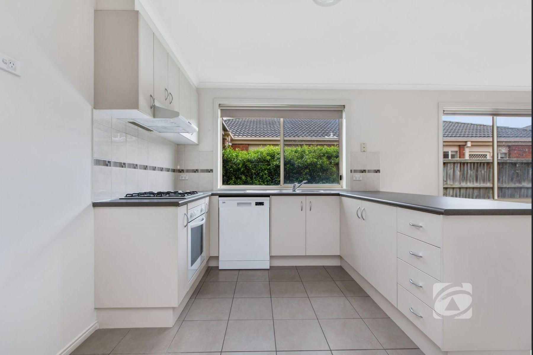 92 Ridgemont Drive, Berwick VIC 3806, Berwick - Thumbnail 2