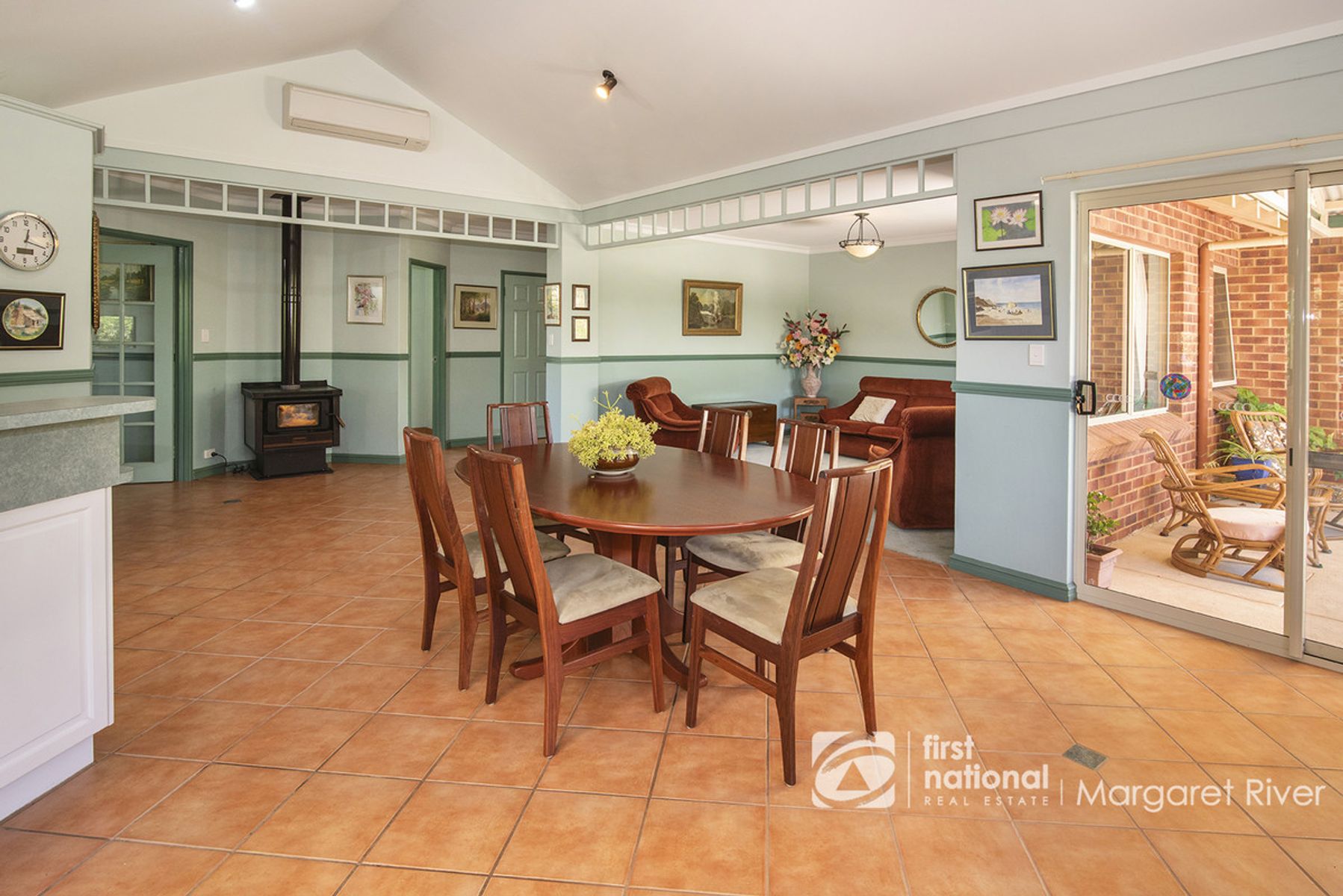 4 Shilton Place, Margaret River WA 6285, Margaret River - Thumbnail 2