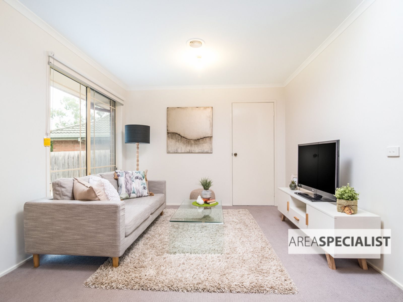 18 Dutton Close, Lynbrook, Lynbrook - Thumbnail 2