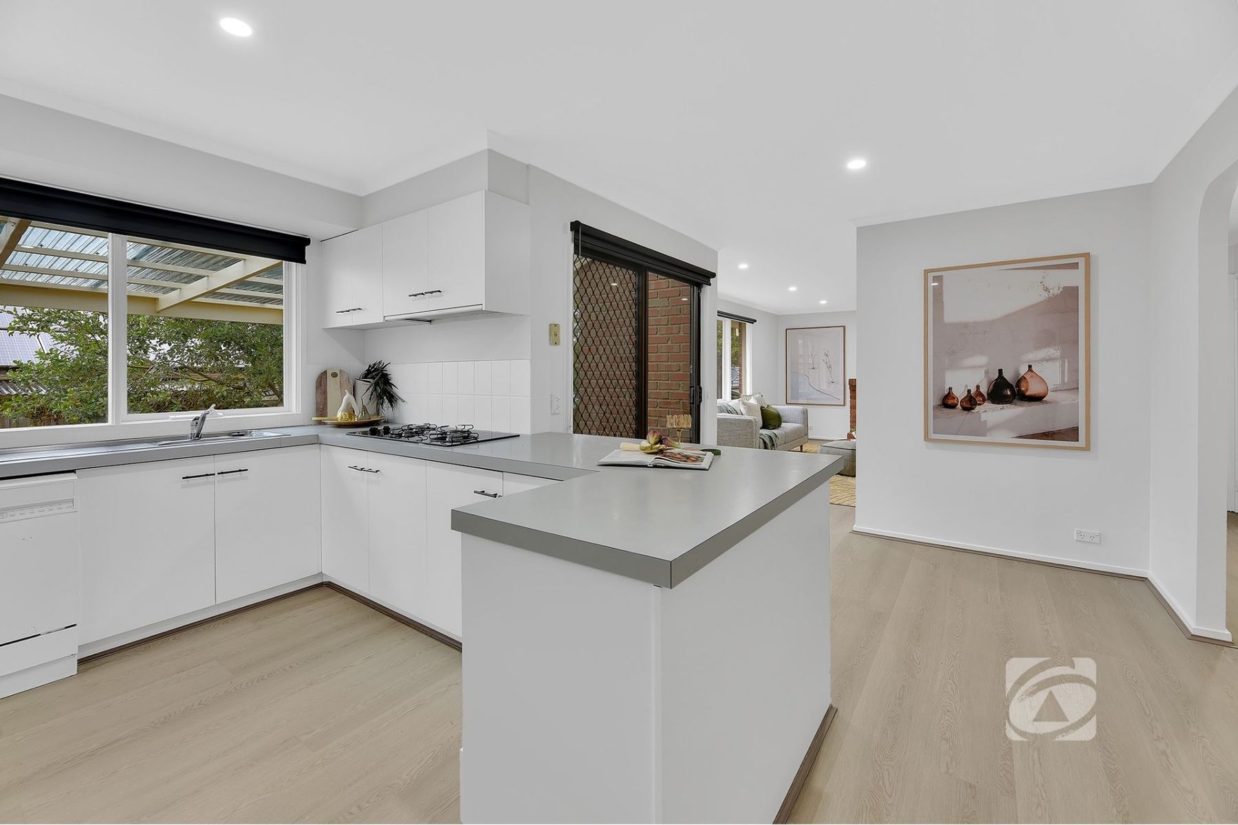 23 Michelle Drive, Hampton Park VIC 3976, Hampton Park - Thumbnail 2