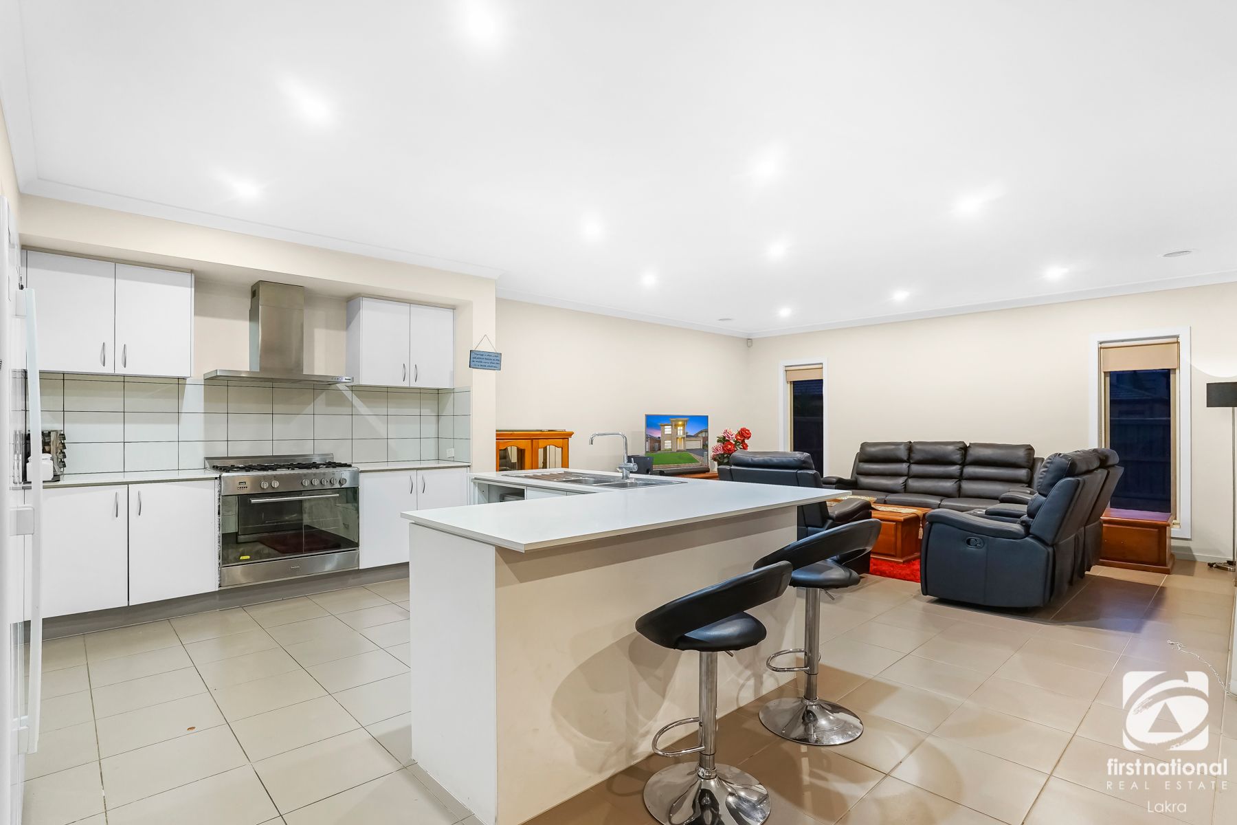 14 Misqa Avenue, Point Cook VIC 3030, Point Cook - Thumbnail 7