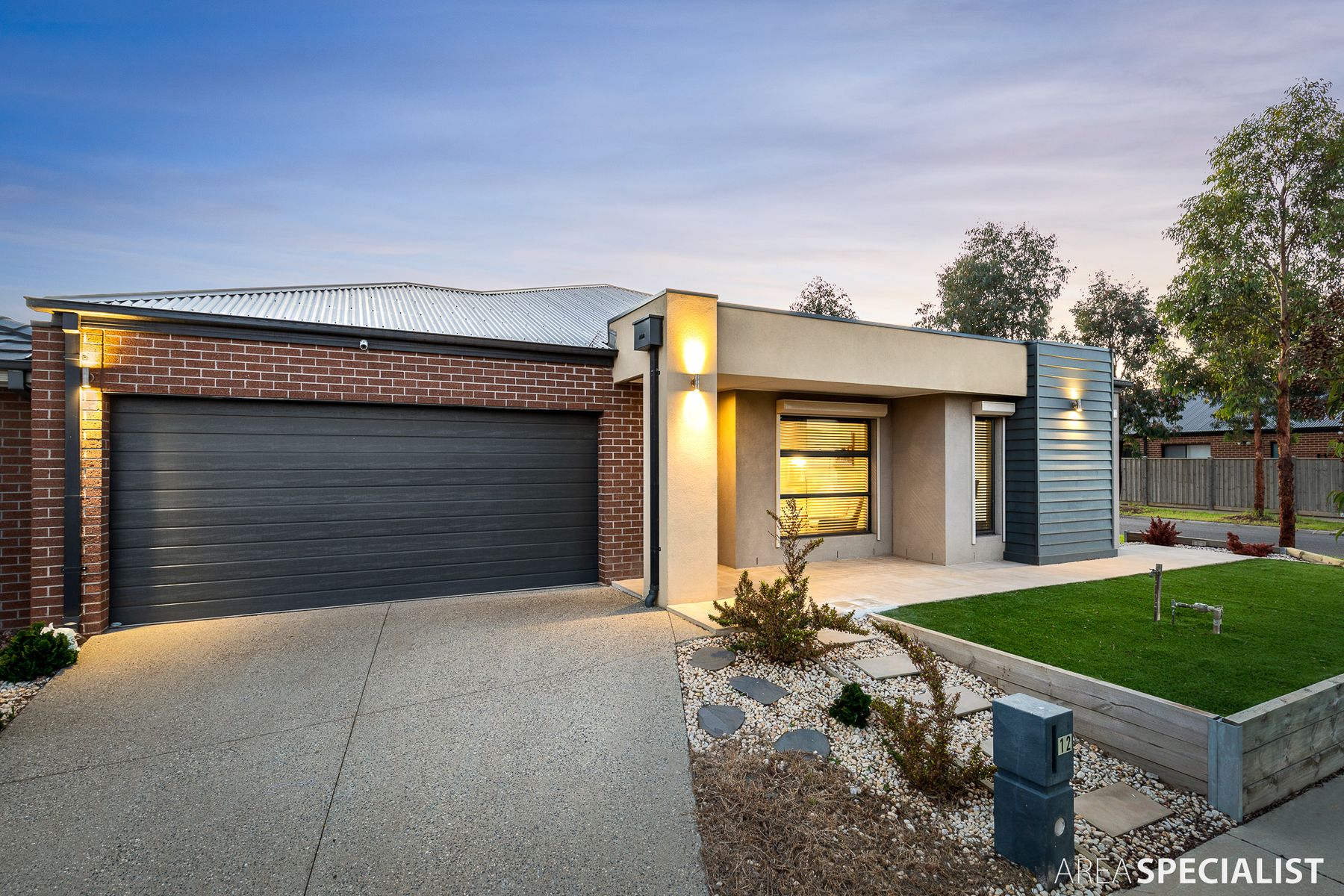 12 Rochester Grove, Truganina, VIC 3029, Truganina - Thumbnail 2