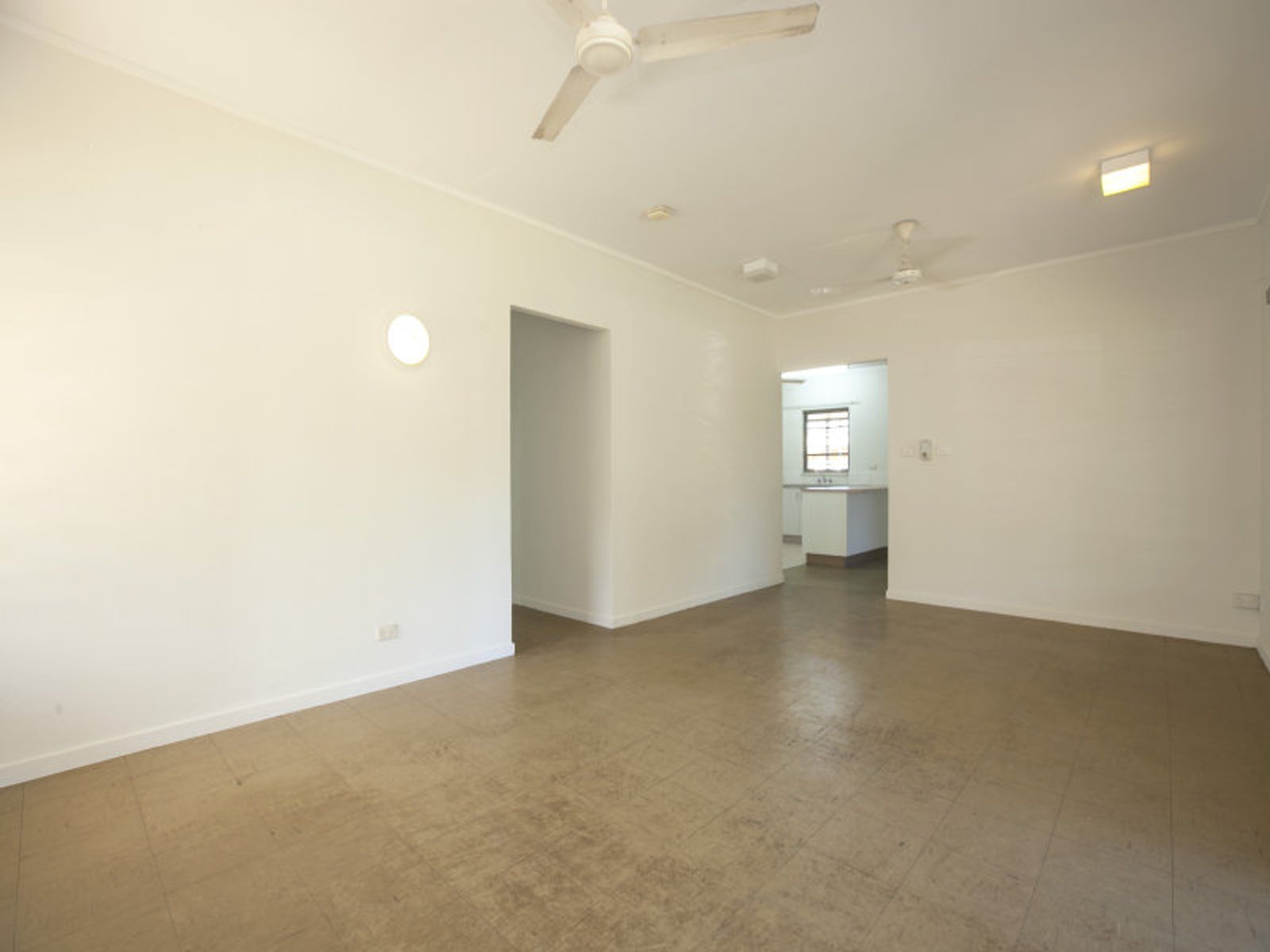10 Elsinore Court, Anula NT 0812, Anula - Thumbnail 2