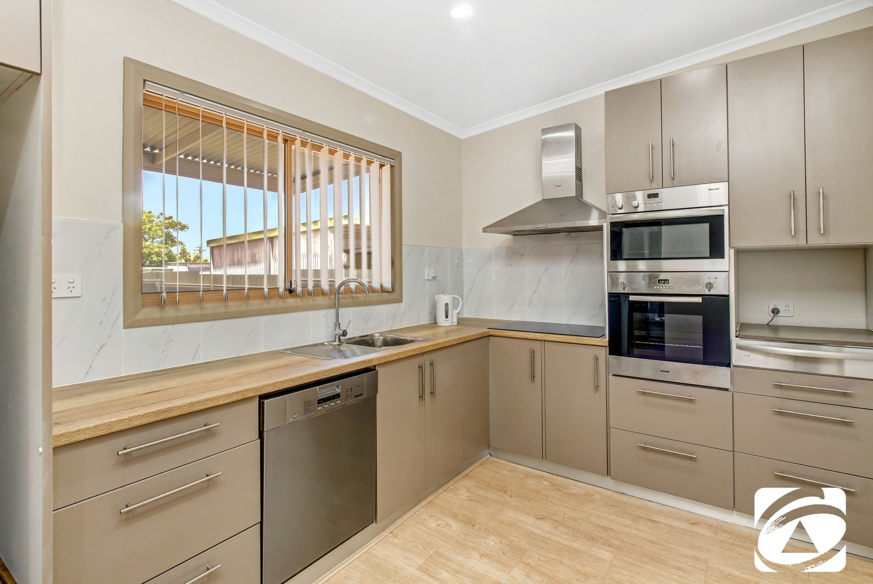2/4 Amelia Court, Mildura, Mildura - Thumbnail 2