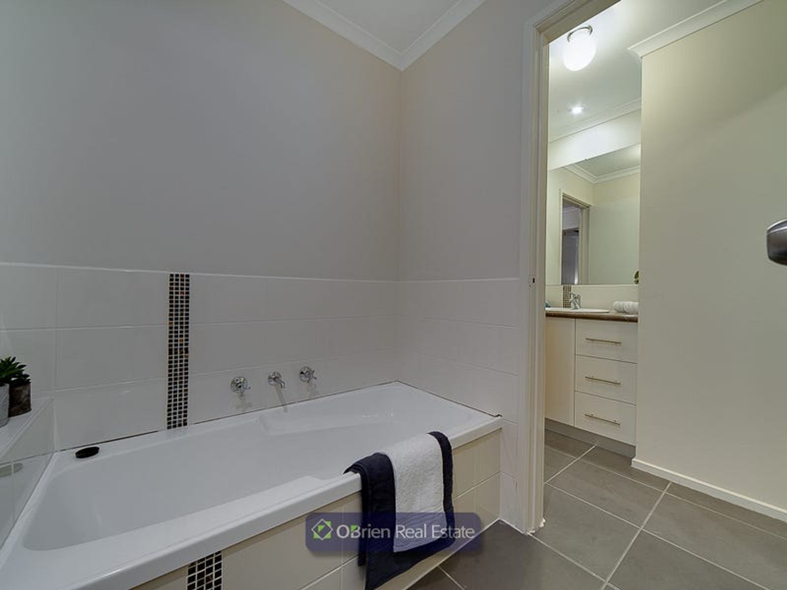 1/13 Endeavour Crescent, Endeavour Hills, VIC 3802, Endeavour Hills - Thumbnail 5