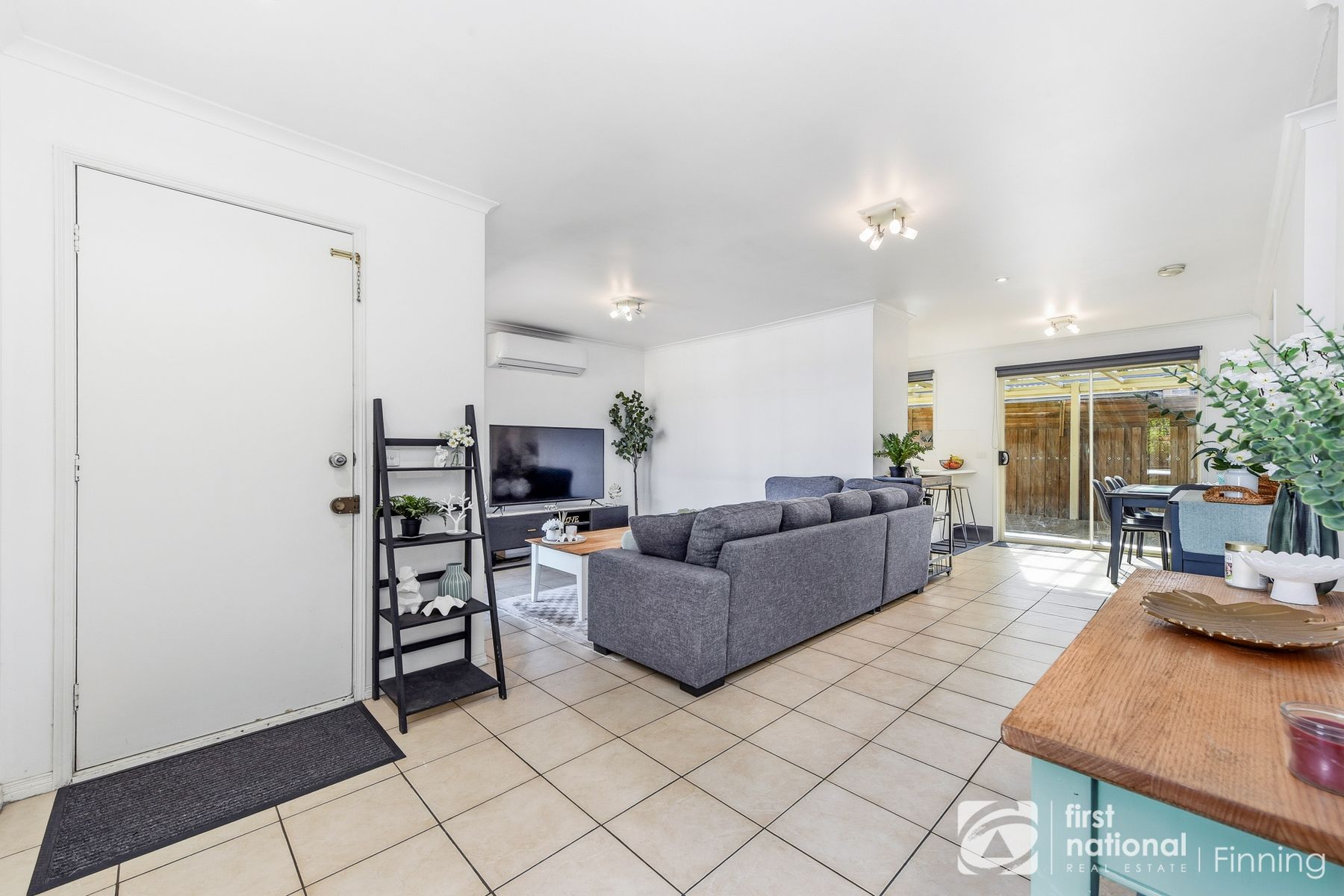 6 Taldra Place, Cranbourne West VIC 3977, Cranbourne West - Thumbnail 2