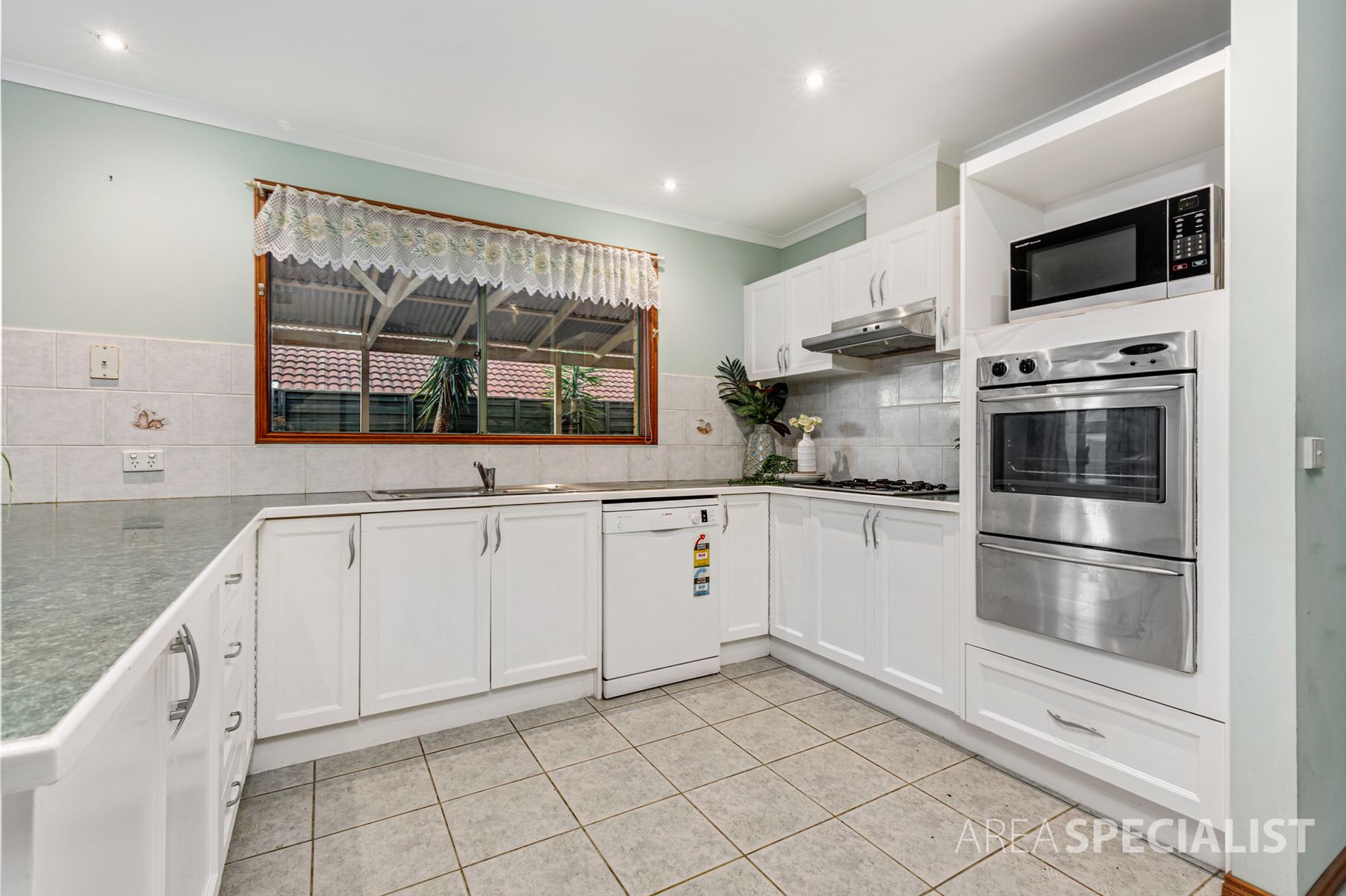 4 Dobson Crescent, Lynbrook, VIC 3975, Lynbrook - Thumbnail 5