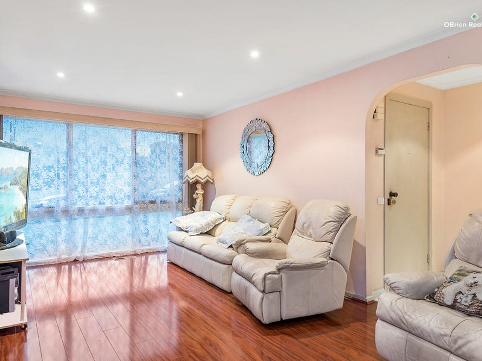 7 Mossgiel Park Drive, Endeavour Hills, VIC 3802, Endeavour Hills - Thumbnail 2