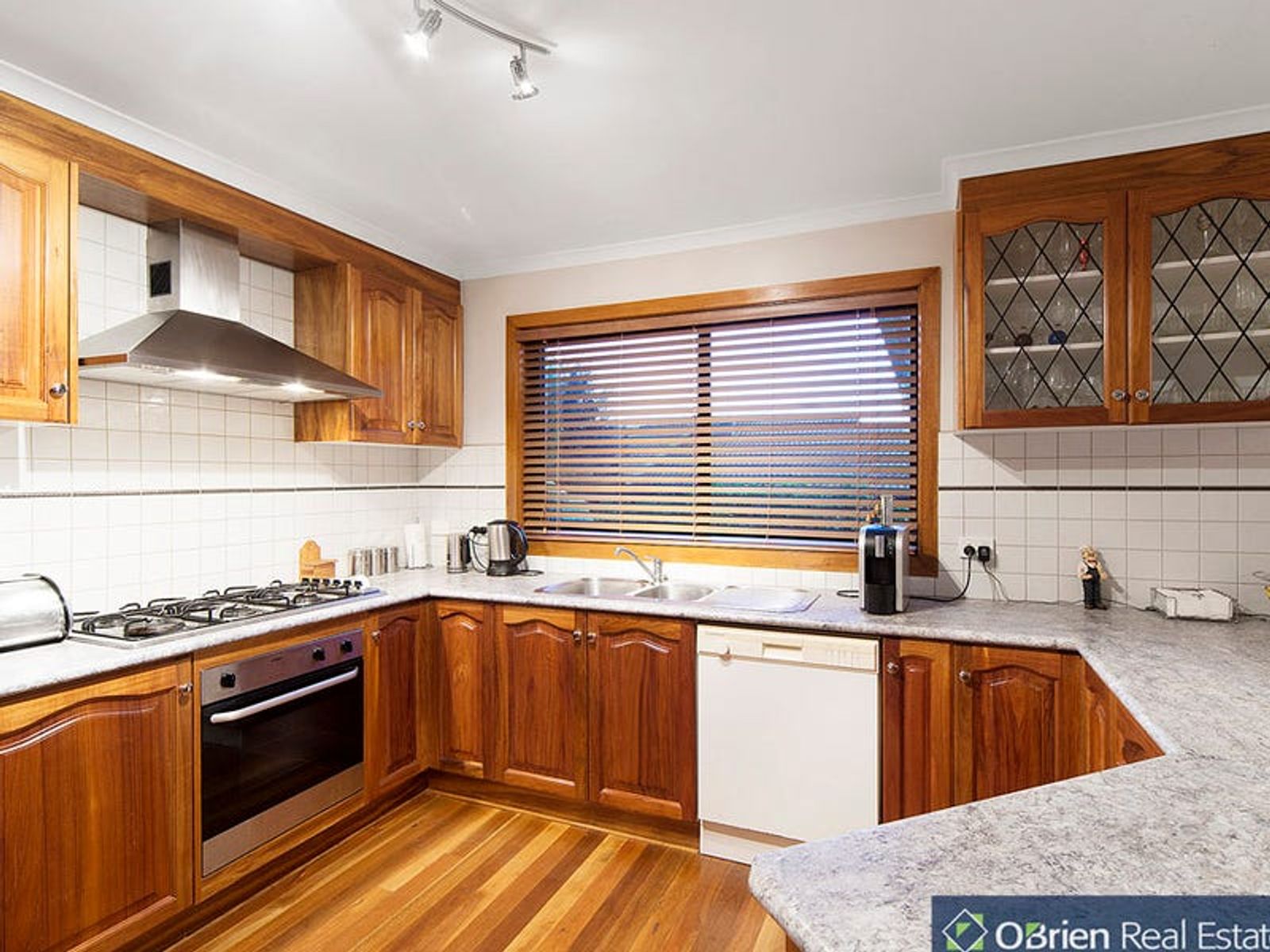 16 Hensley Court, Endeavour Hills, VIC 3802, Endeavour Hills - Thumbnail 3