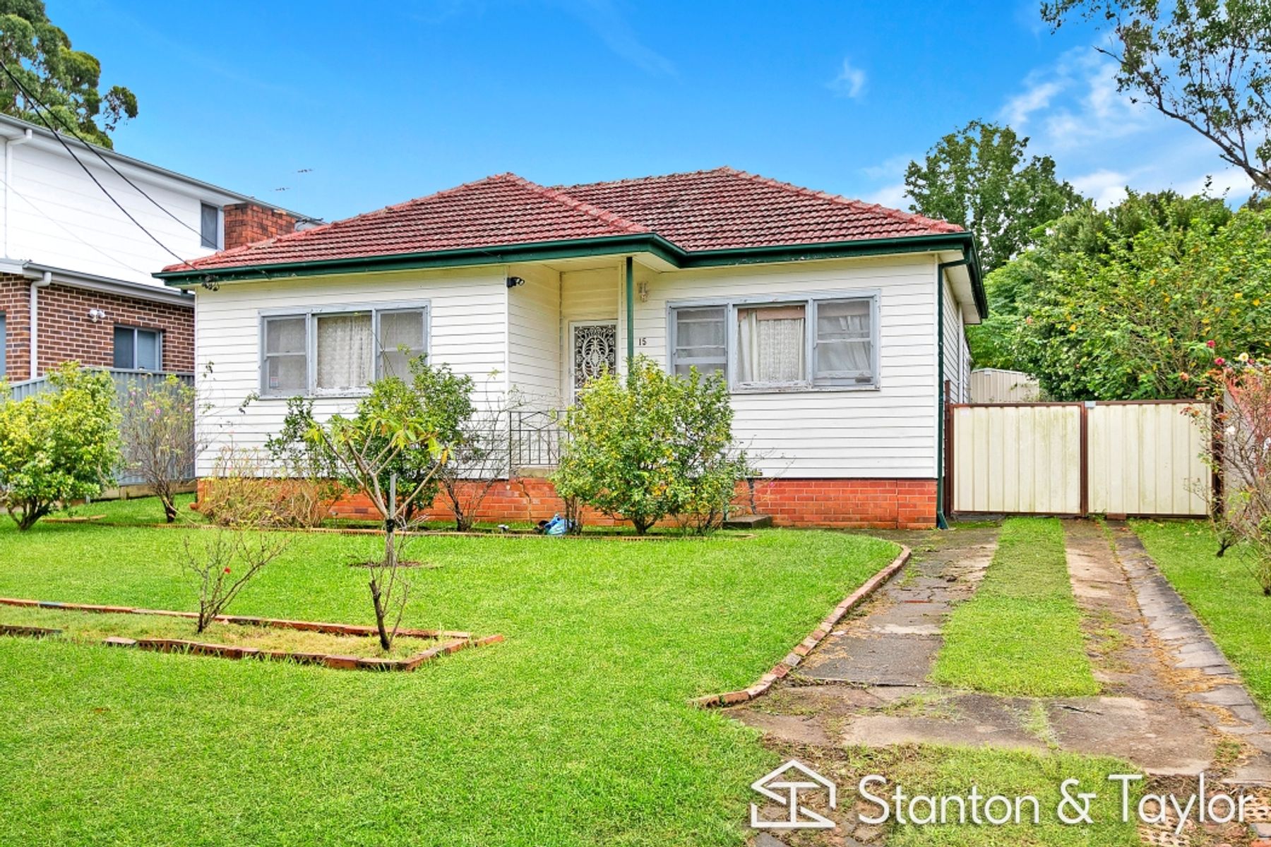 15 Guildford Road, Cambridge Park - Thumbnail 2