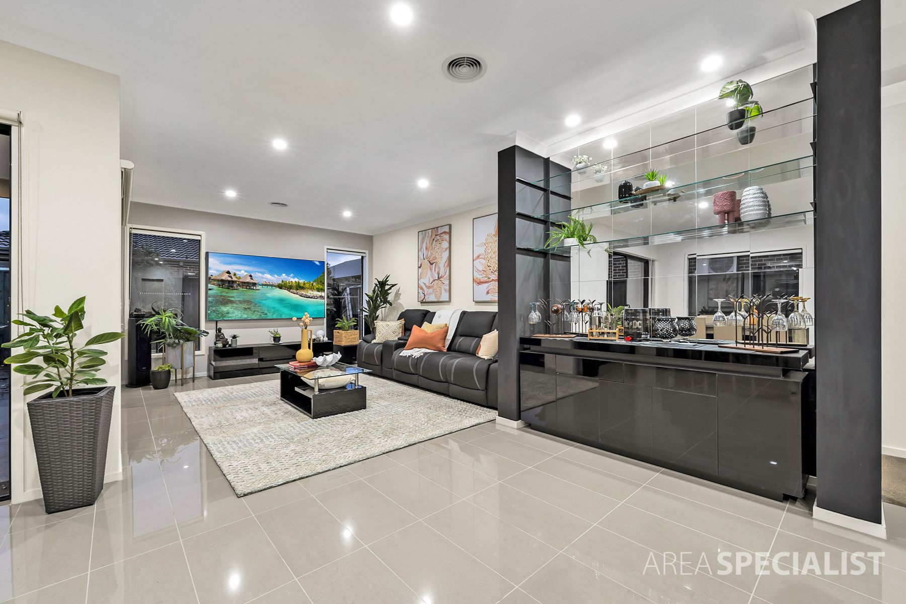 8 Carlyle Crescent, Clyde North, VIC 3978, Clyde North - Thumbnail 4