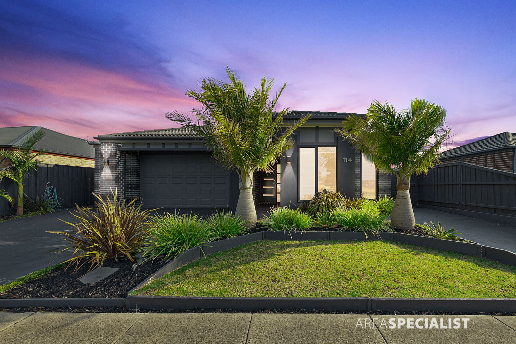 114 Sandalwood Drive, Pakenham, VIC 3810, Pakenham - Thumbnail 2